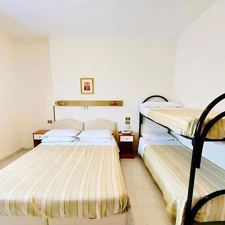 Albergo Delle Rose Баньара-Калабра Экстерьер фото