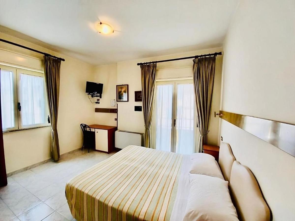 Albergo Delle Rose Баньара-Калабра Экстерьер фото