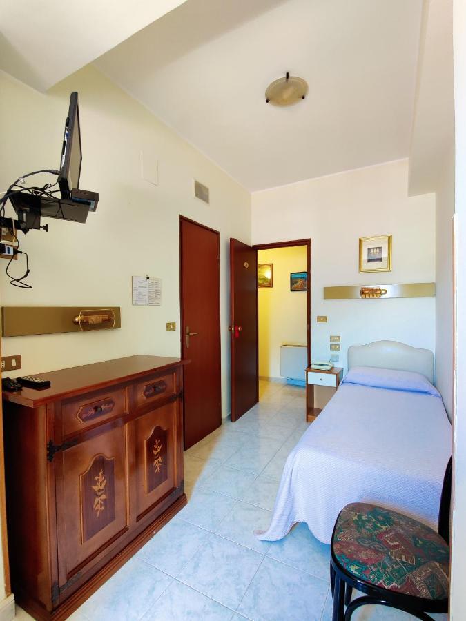 Albergo Delle Rose Баньара-Калабра Экстерьер фото