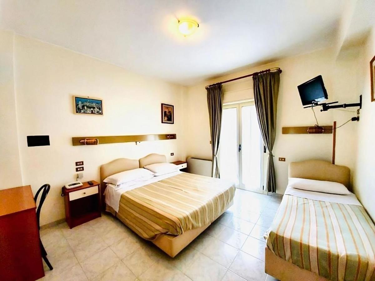 Albergo Delle Rose Баньара-Калабра Экстерьер фото