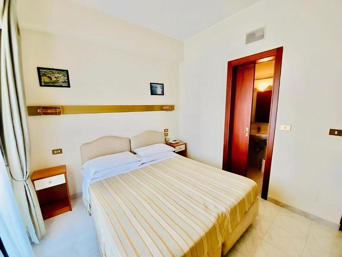 Albergo Delle Rose Баньара-Калабра Экстерьер фото